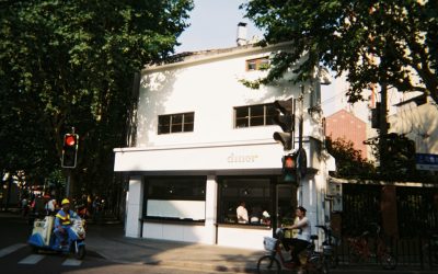 2025年最新版!賢くお得に旅する究極ガイド:航空券、宿泊、食事の節約術