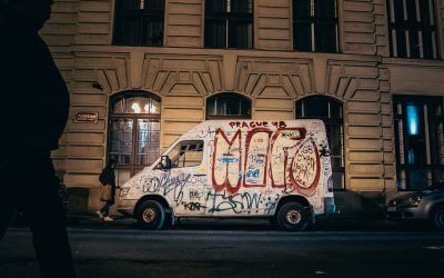 メタバースで稼ぐ現実的な方法:2025年最新トレンドと戦略