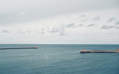 物100個で暮らす方法：ミニマリストの家を公開！2025年最新トレンド