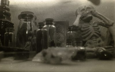 星占いで見つける「運命の相手」:現代の恋愛と相性占いの賢い活用法