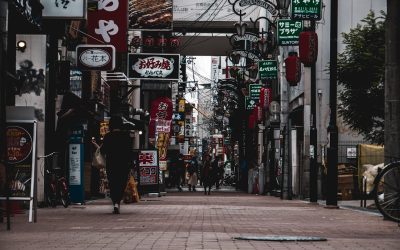 2026年最新版！SNSインフルエンサーとして成功するための完全ガイド：YouTube、Instagram、TikTokを徹底攻略